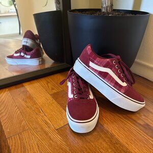 NEW Vans Ward Lo Platform Sneaker - Women's